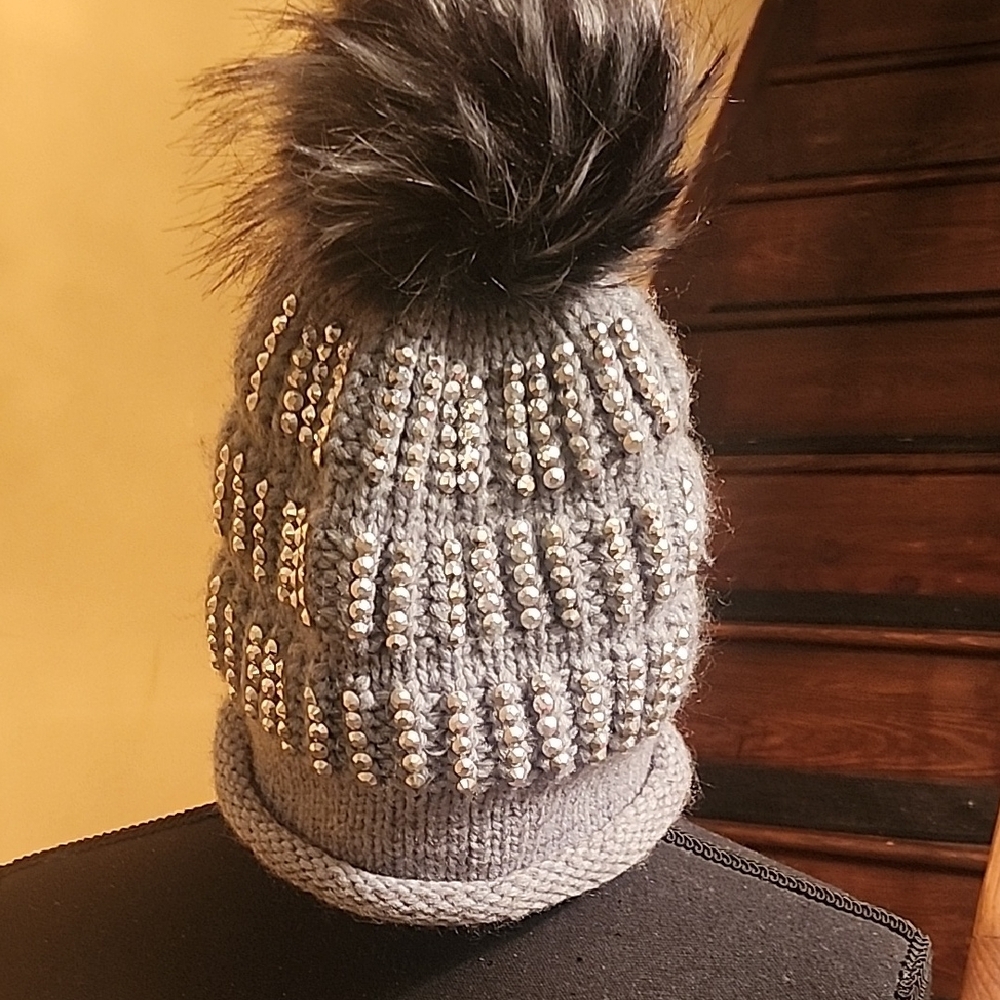 Gray Knit Beanie with Faux Fur Pom and Rhinestones